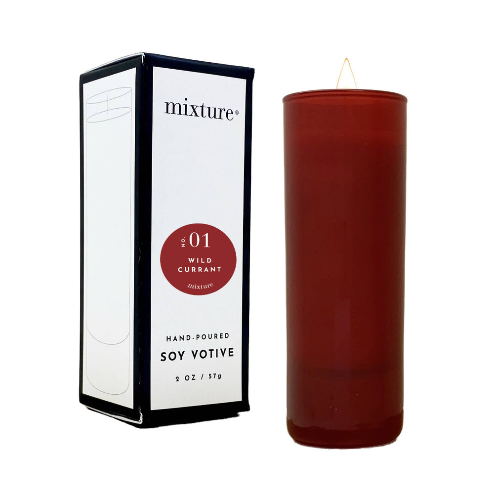 2 oz Red Votive Candle comes in a chic black and white gift box. 